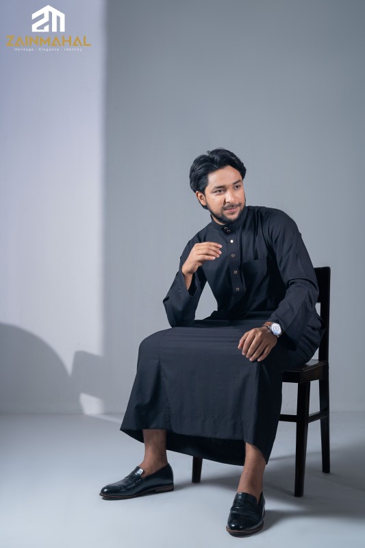 Emirates Classic Thobe Black